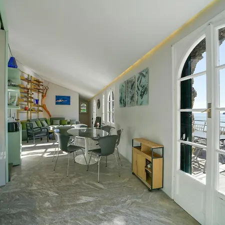Apartman The Stone Pine House - Paraggi