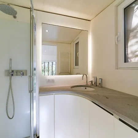The Stone Pine House - Paraggi Apartman