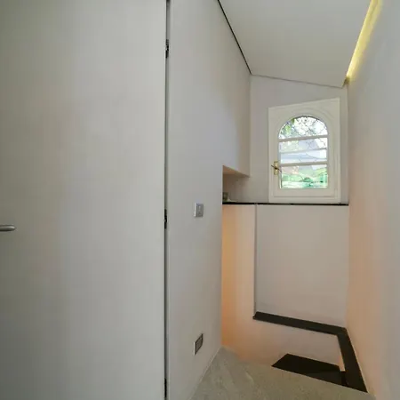The Stone Pine House - Paraggi Apartman *