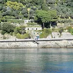 The Stone Pine House - Paraggi *