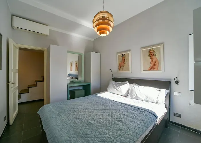The Stone Pine House - Paraggi Daire
