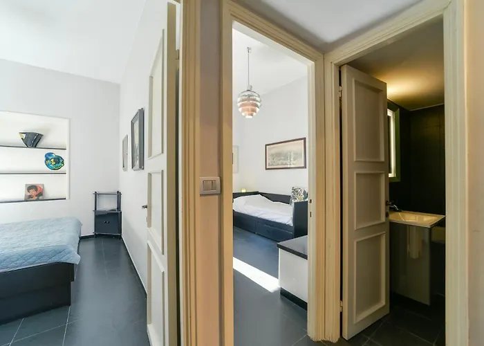 The Stone Pine House - Paraggi Daire