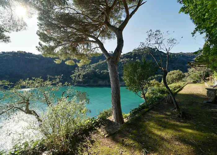 The Stone Pine House - Paraggi Daire *